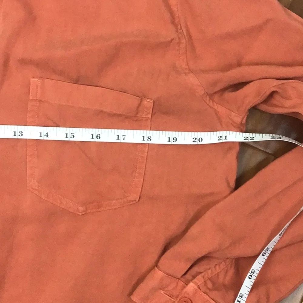 Anthropologie Cloth & Stone Coral Button Down Blouse With Frayed Hem Size Large - Picture 10 of 11